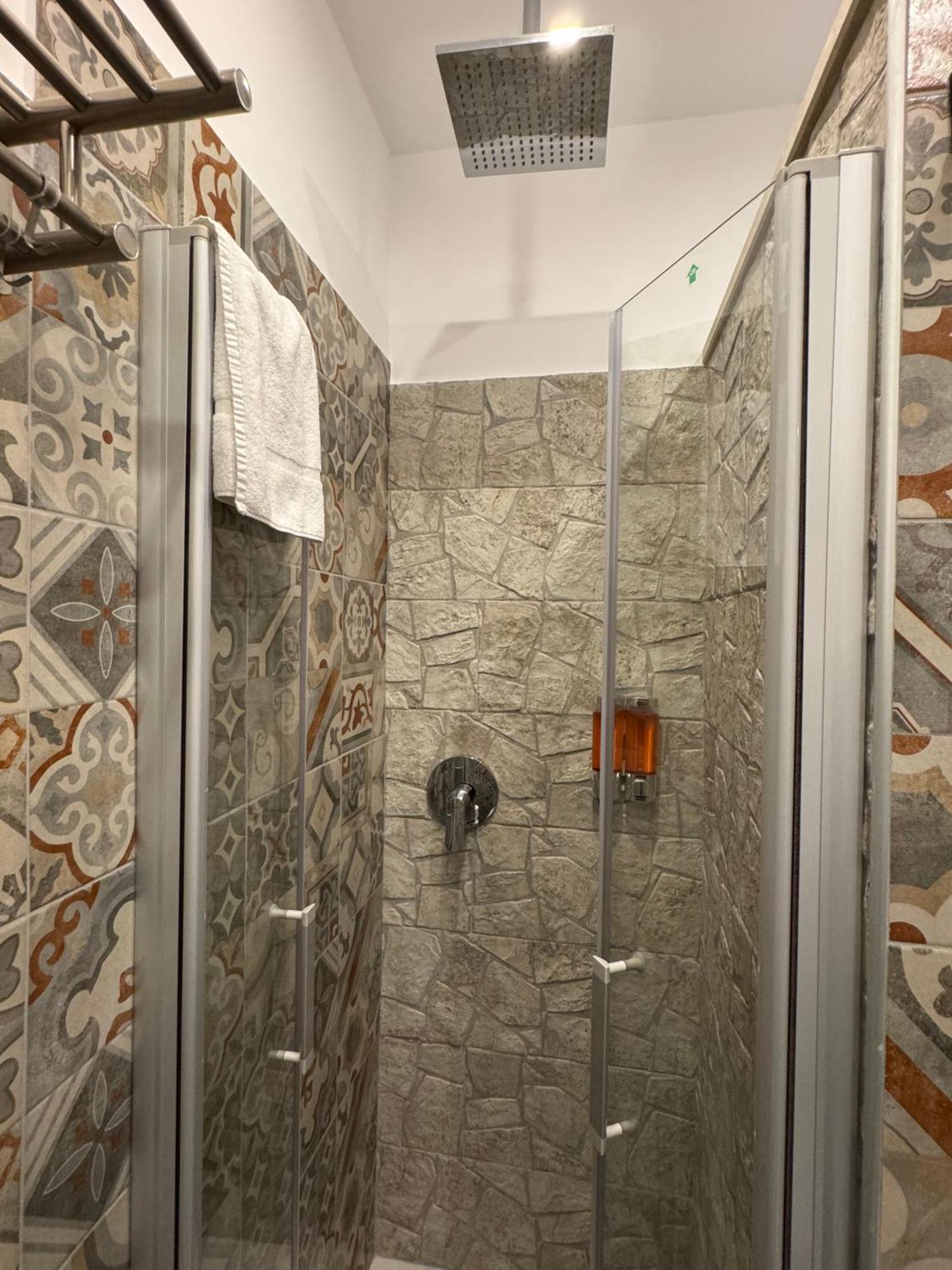 Luxor Eco Roma Casa E Appartamento Per Vacanze In Centro Piazza Bologna, Colosseo, Piazza Di Spagna, Vaticano, San Pietro, Sapienza, Fontana Di Trevi, Piazza Navona, Trastevere, Tiburtina, Termini, Aeroporto Екстериор снимка